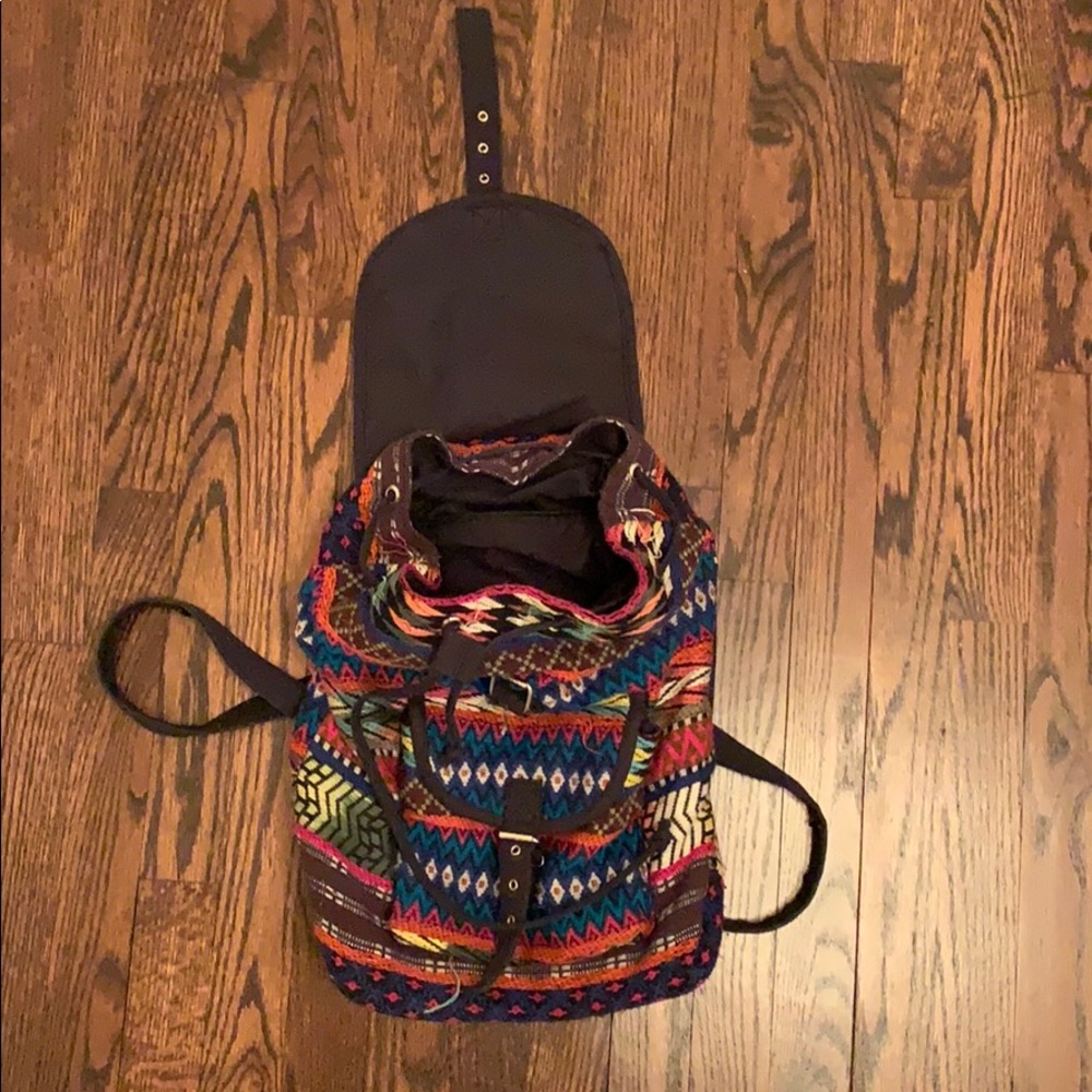 Backpack - Picture 3 of 4